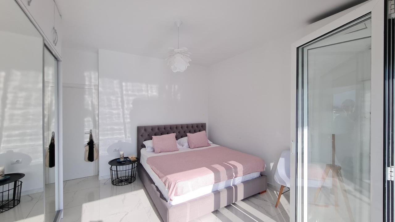 Apartament Rocknest Sea View Penthouse Saranda Zewnętrze zdjęcie