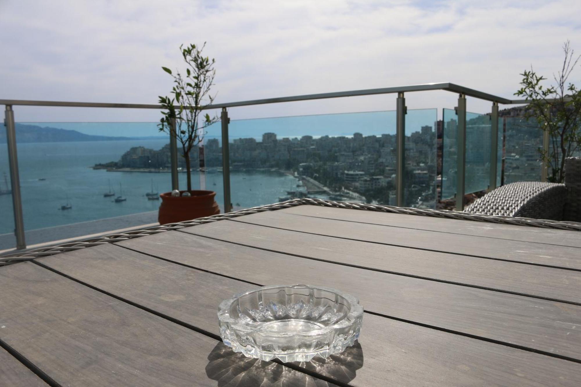 Apartament Rocknest Sea View Penthouse Saranda Zewnętrze zdjęcie