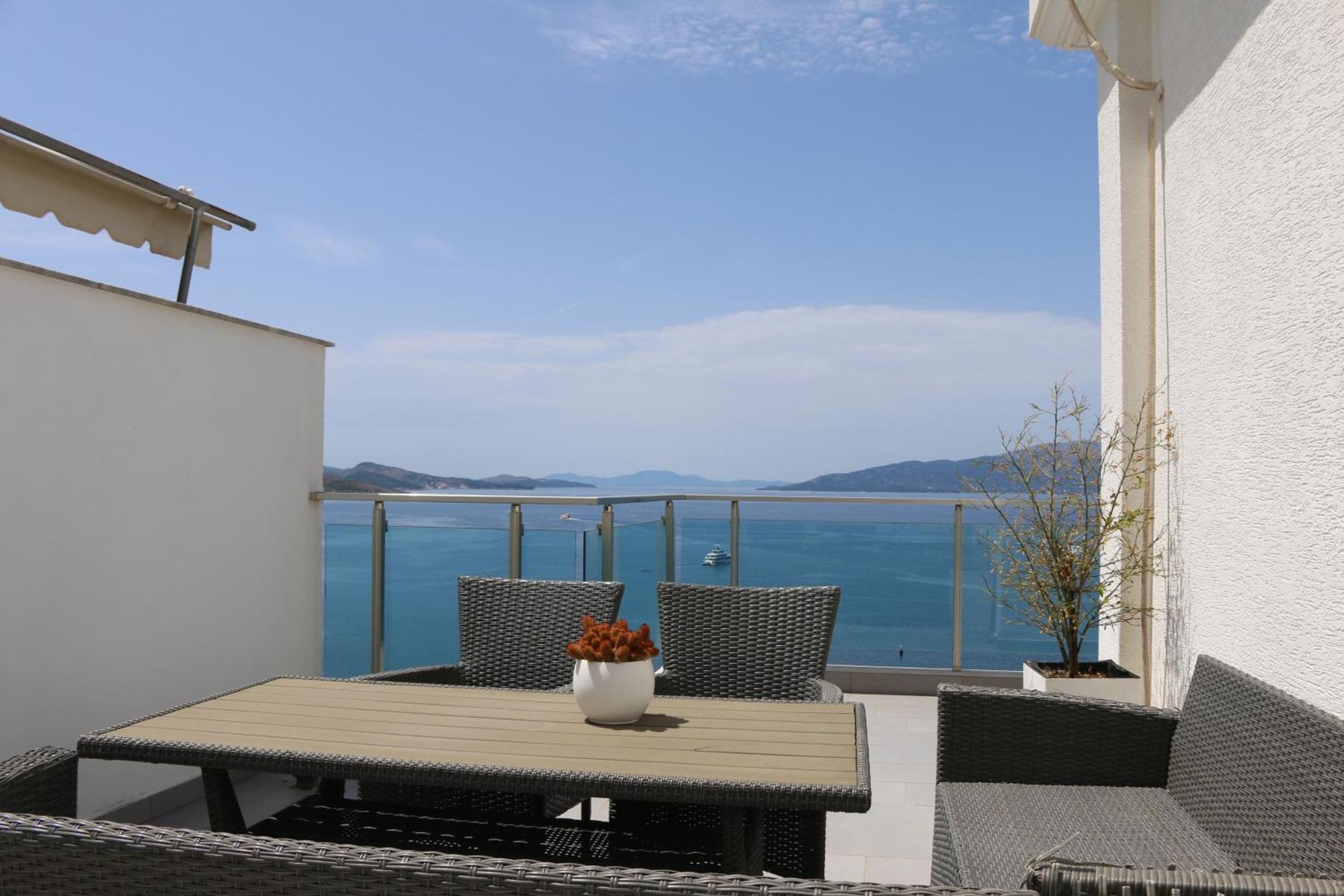 Apartament Rocknest Sea View Penthouse Saranda Zewnętrze zdjęcie